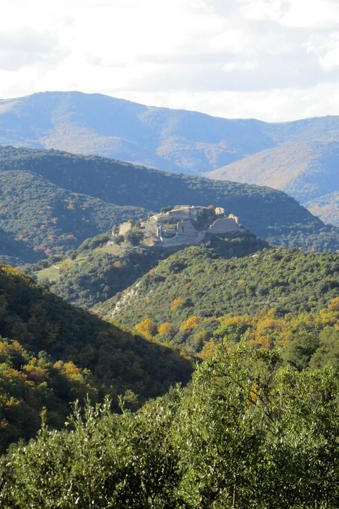 Château vestiges castrum Hautes Corbières